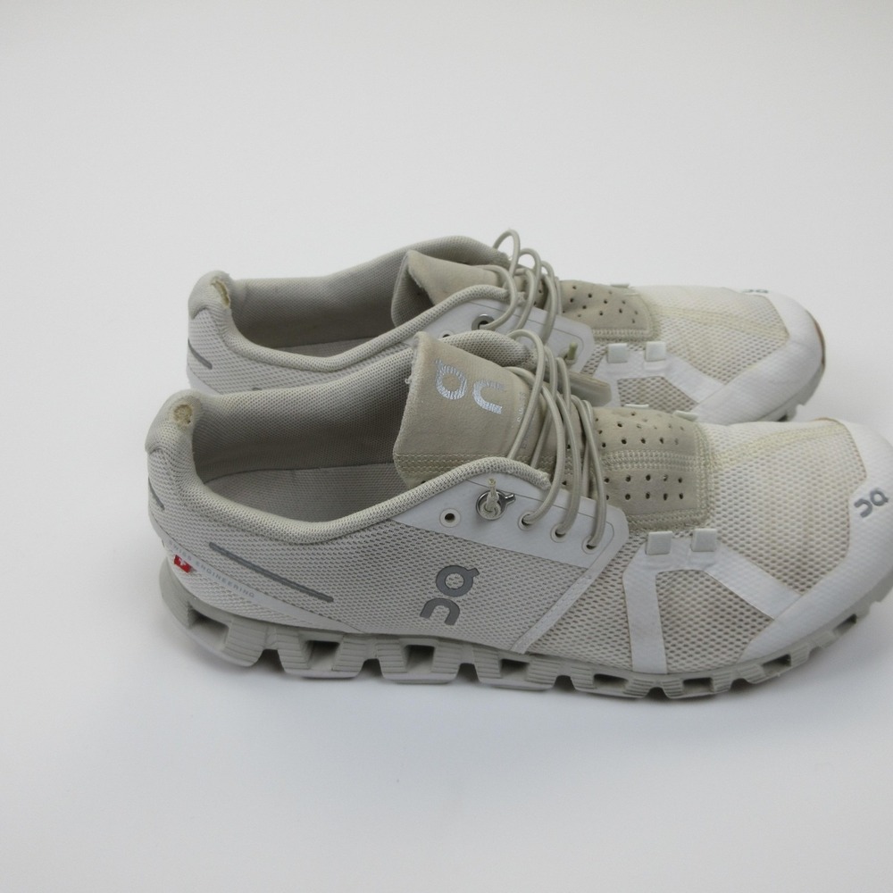 On Cloud Shoes Womens Size 9 White CloudTec Running Sneakers Athletic Cushioned